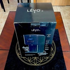 Brand new in box! Levo II oil and botanical infuser